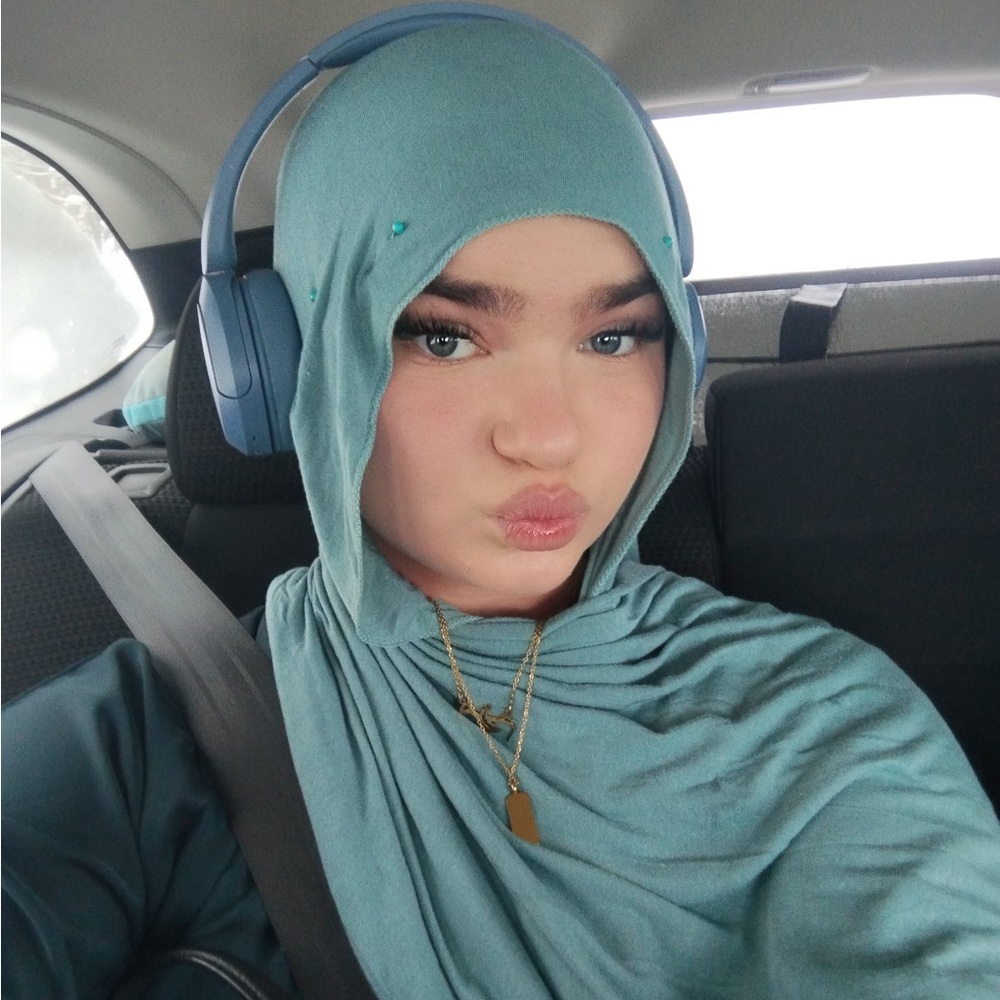 Meet your Posher, Maryam